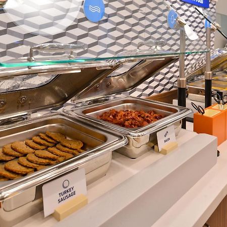 Holiday Inn Express & Suites - Denver Ne - Brighton By Ihg Εξωτερικό φωτογραφία