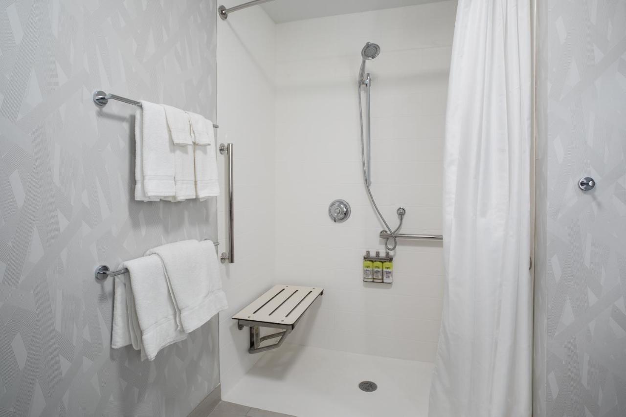 Holiday Inn Express & Suites - Denver Ne - Brighton By Ihg Εξωτερικό φωτογραφία